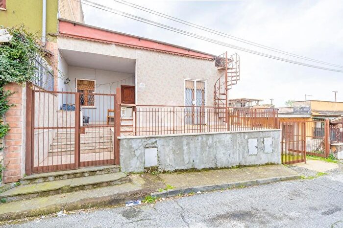 Appartamento trilocale in vendita in Via Casilina, Roma