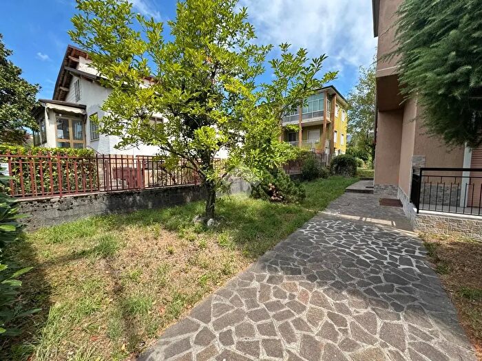 Appartamento trilocale in vendita in Via Ramera, Ponteranica