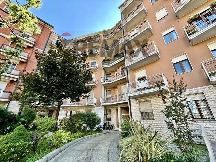 Appartamento trilocale in vendita in Via degli Orti Romani, Cremona