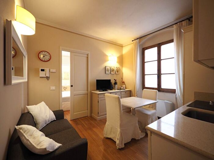 Appartamento monolocale in affitto in Via del Ponte alle Riffe, Le Cure, Firenze