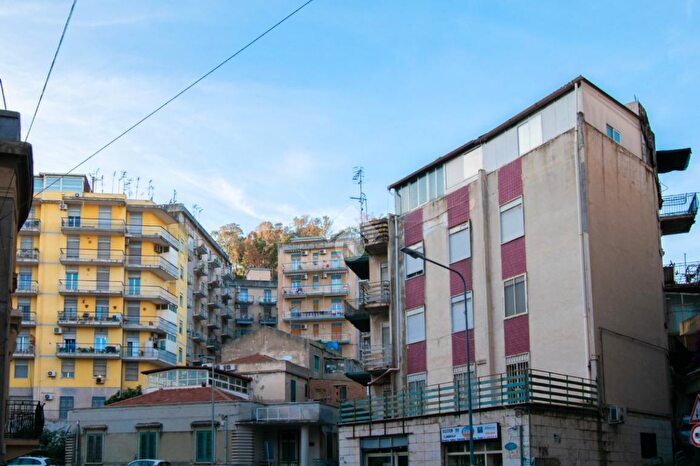 Appartamento quadrilocale in vendita in Viale Principe Umberto, Messina