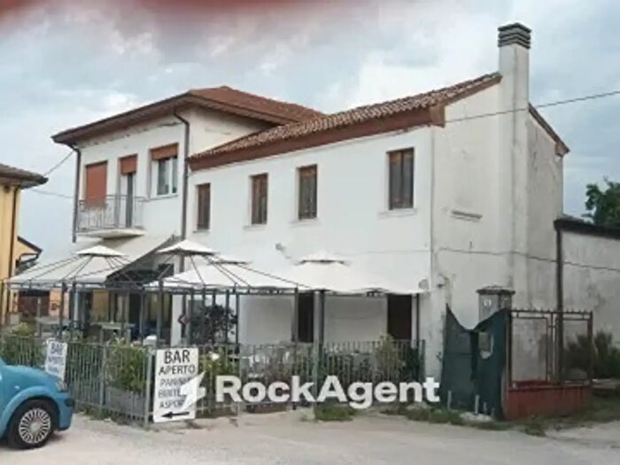 Casa con 6 locali in vendita in Via Fenilone, Rosolina