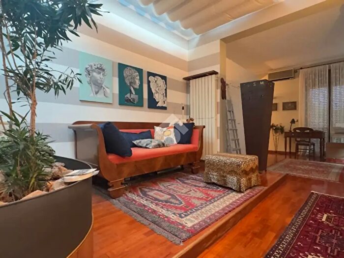 Appartamento con 5 locali in vendita in Via Edilio Raggio, Novi Ligure