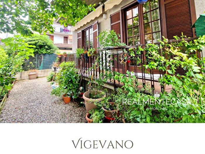 Casa con 6 locali in vendita in Corso Torino, Vigevano