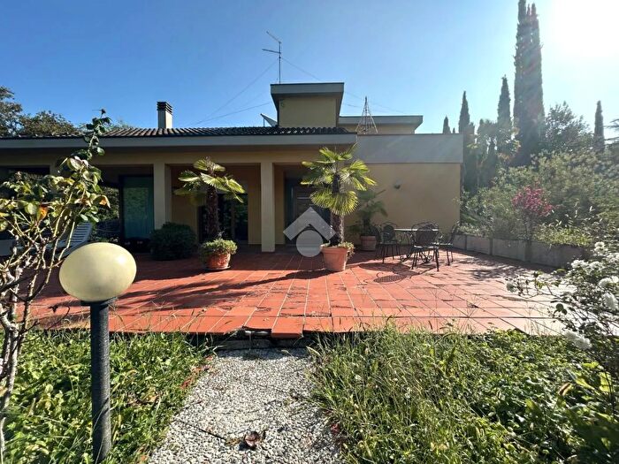 Casa con 11 locali in vendita in Località Le Pietre, Arezzo