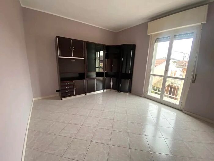 Appartamento trilocale in affitto in Via Fratelli Rosselli, Trino