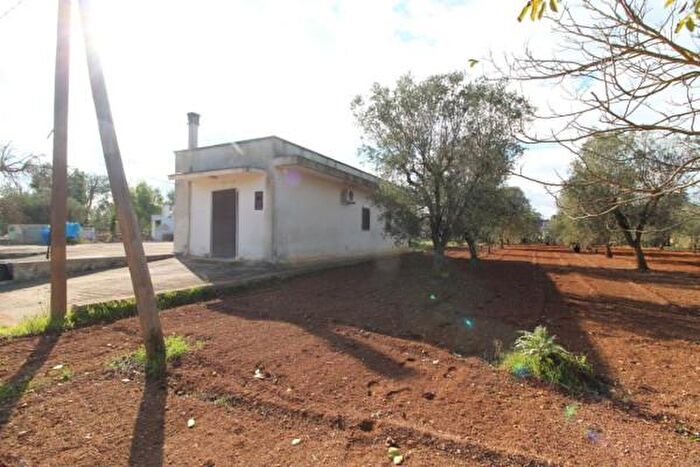 Casa trilocale in vendita in Strada Comunale Carnevale, Villa Castelli