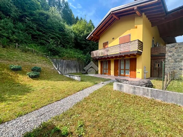 Appartamento bilocale in vendita in Via Valle di Tede, Onore