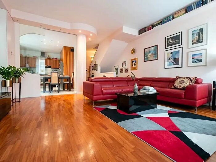 Casa con 5 locali in vendita in Via Battindarno, Bologna