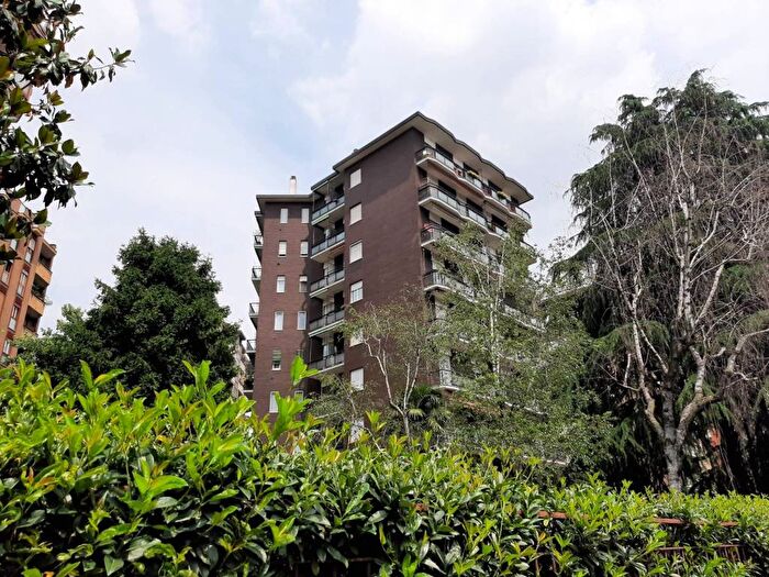 Appartamento bilocale in affitto in Viale Legioni Romane, Bande Nere, Milano