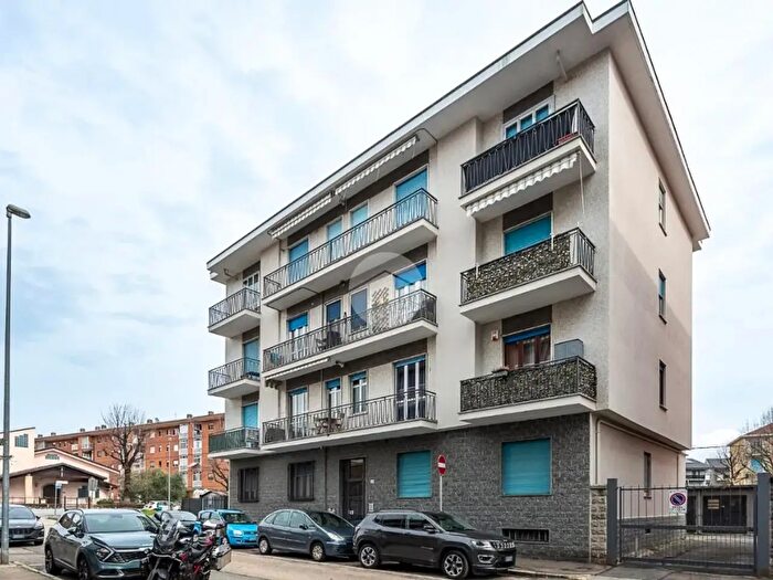 Appartamento trilocale in vendita in Via Boves, Grugliasco