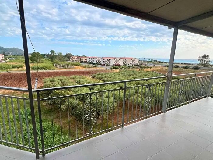 Appartamento trilocale in vendita in Corso del Tirreno, Santa Maria Del Cedro