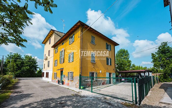 Casa con 5 locali in vendita in Via San Giovanni, Savignano Sul Panaro