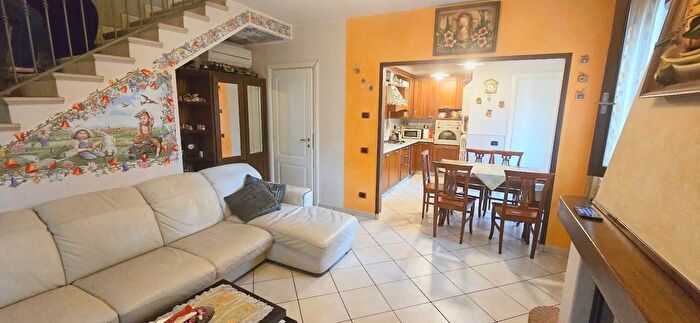 Casa con 5 locali in vendita in Via Nazionale Maranello, Maranello