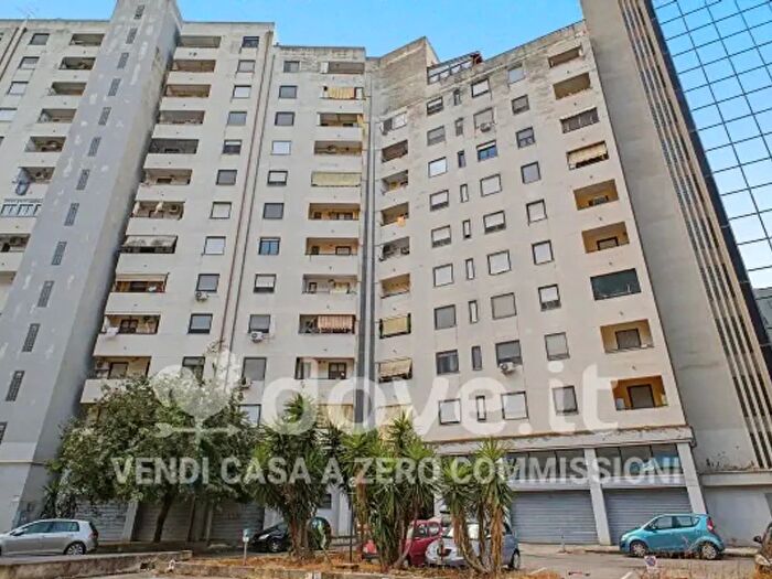 Appartamento quadrilocale in vendita in Piazza Giambattista Tedesco, Taranto