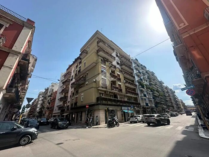 Appartamento trilocale in vendita in Via Quintino Sella, Bari