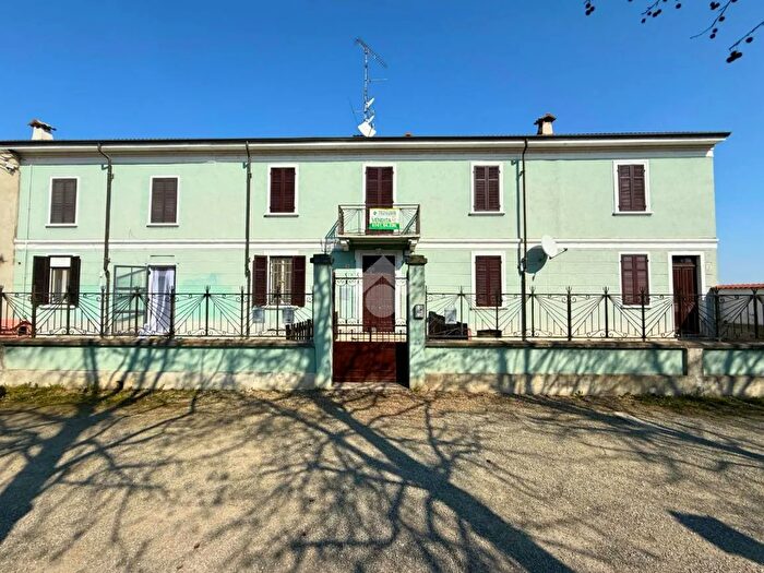 Casa con 5 locali in vendita in Via Duca dAosta, Ronsecco
