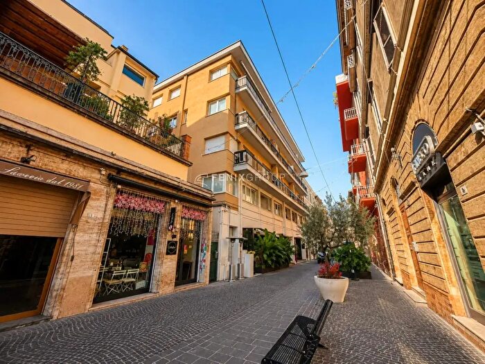 Appartamento trilocale in vendita in Via XX Settembre, San Benedetto Del Tronto