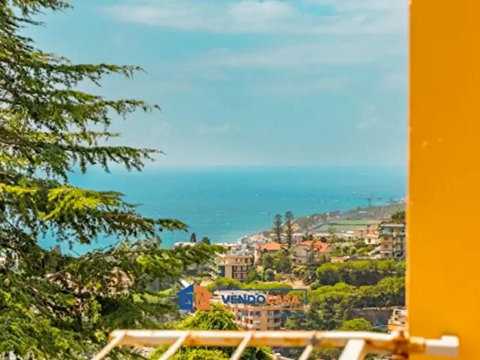 Appartamento con 5 locali in vendita in Via Gabriele d'Annunzio, Sanremo
