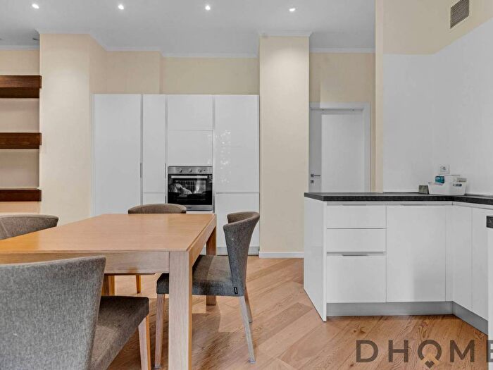 Appartamento quadrilocale in affitto in Via Sardegna Milano MI Italia, Washington, Milano