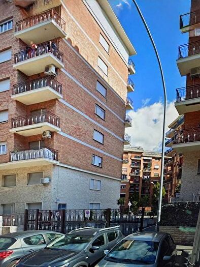 Appartamento trilocale in affitto in Via Eugenio Checchi, Monti Tiburtini, Roma