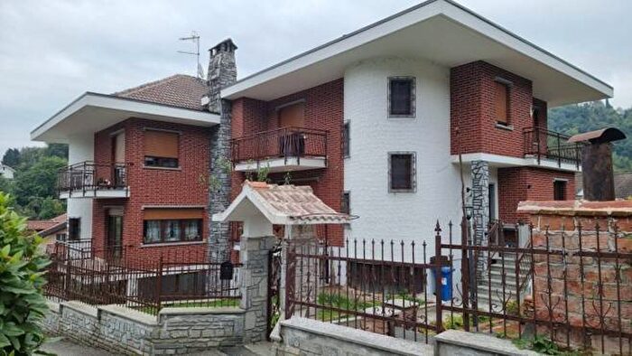 Casa con 6 locali in affitto in Castiglione Torinese
