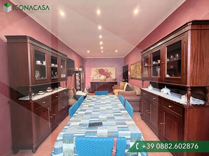 Appartamento con 6 locali in vendita in Via Trieste, Torremaggiore