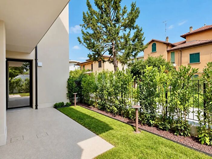 Appartamento quadrilocale in vendita in Desenzano Del Garda