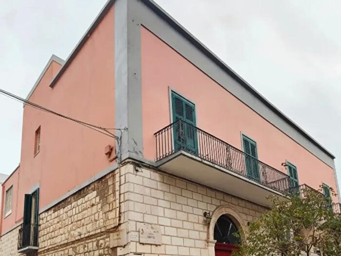 Casa con 6 locali in vendita in Piazza Trieste, Bari