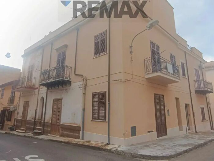 Casa quadrilocale in vendita in Via Taormina, Cinisi