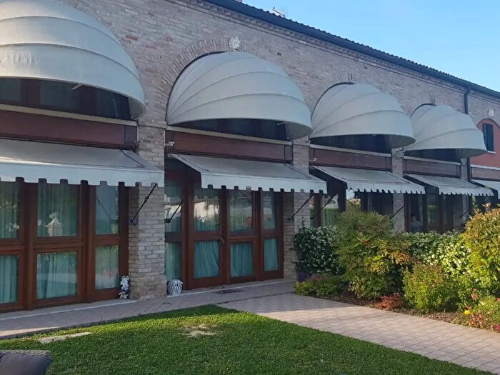 Casa con 6 locali in vendita in Via Roma, Vigonza