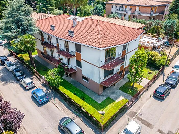 Appartamento con 5 locali in vendita in Via De Regnier, Padova