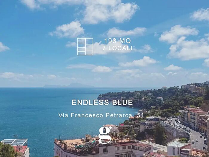 Appartamento con 7 locali in vendita in Via Francesco Petrarca, Napoli