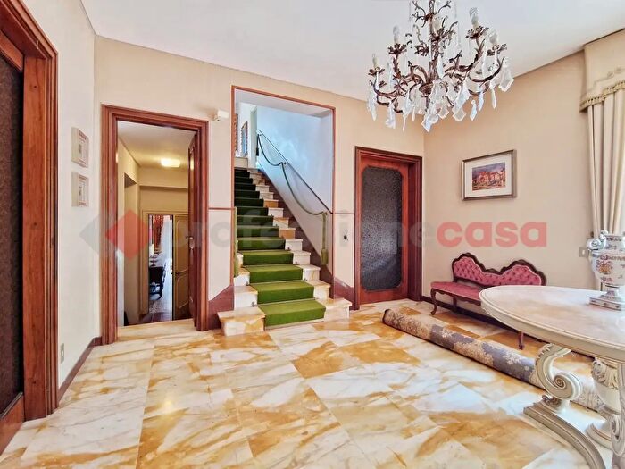 Casa con 10 locali in vendita in Via dei Villini Snc, LAquila