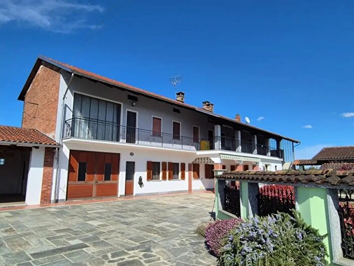 Casa con 9 locali in vendita in Vicolo della Sassa, Verolengo