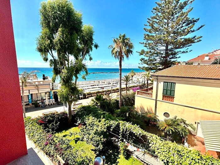 Appartamento bilocale in affitto in Via Bagni, Centro, Taggia