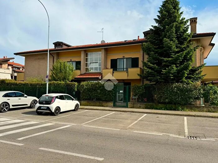 Appartamento bilocale in affitto in Via Friuli, Lainate