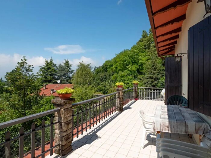 Casa con 12 locali in vendita in Zocca