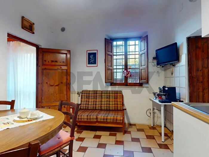Casa con 7 locali in vendita in Massarosa