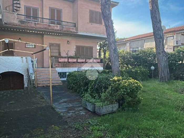 Casa con 5 locali in affitto in VIA DELLE VIOLE, Villaggio Giornalisti Poggio, Anzio
