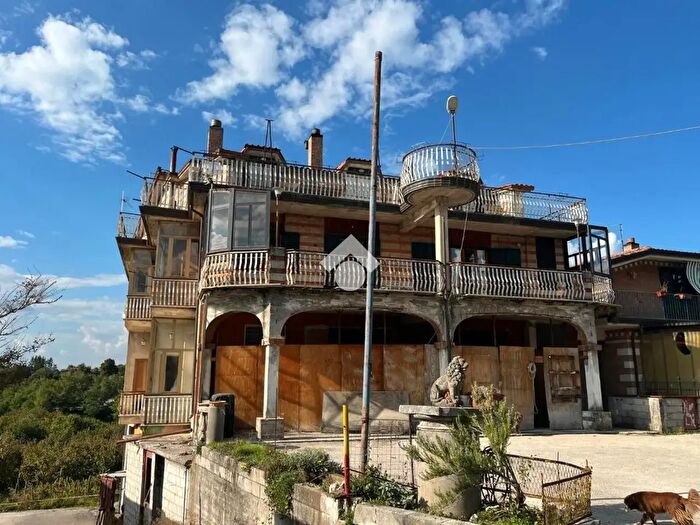 Appartamento quadrilocale in vendita in Via Crocefisso, San Potito Ultra