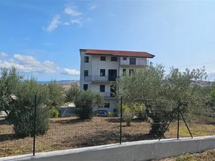 Appartamento con 5 locali in affitto in Strada Provinciale Marrucina, Atessa