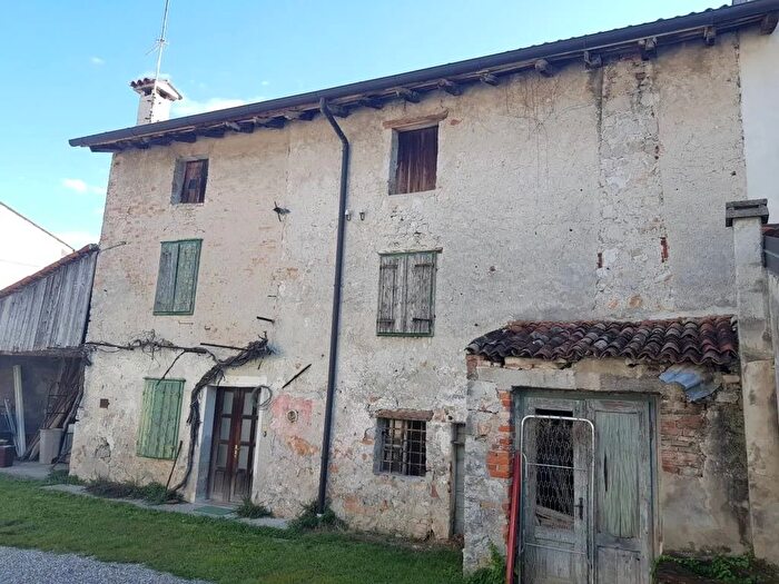 Casa quadrilocale in vendita in Via Manzoni, Mariano Del Friuli