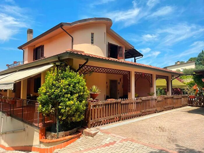 Casa con 10 locali in vendita in della Gessara, Perugia