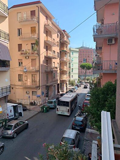 Appartamento trilocale in affitto in Via Michele Conforti, Salerno