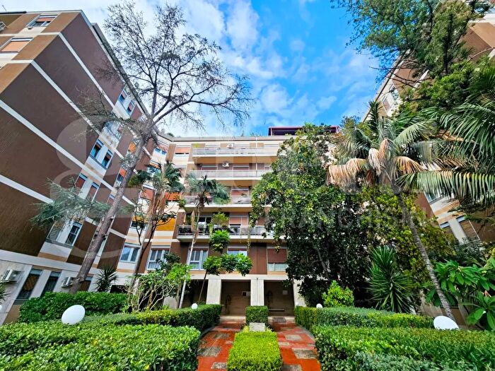 Appartamento trilocale in vendita in Viale Regina Margherita, Messina