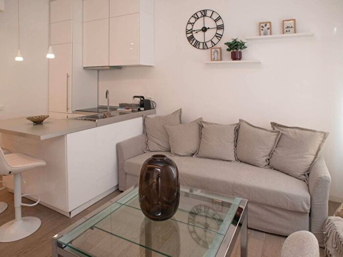 Appartamento bilocale in affitto in Corso Giacomo Matteotti, Duomo, Milano