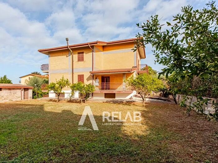 Case in Vendita e in Affitto - 3