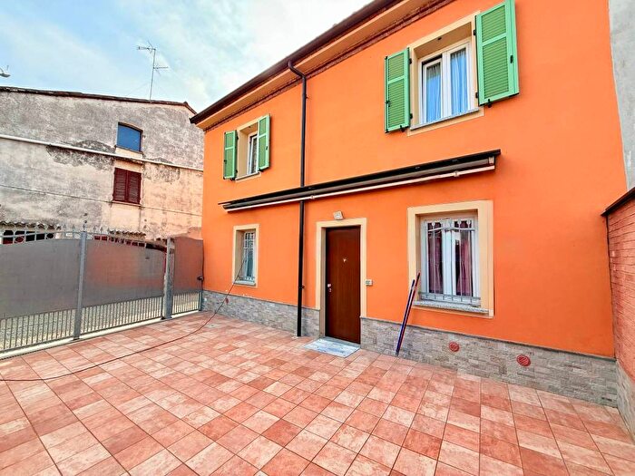 Casa quadrilocale in affitto in Via Dante Alighieri, Castellazzo Bormida