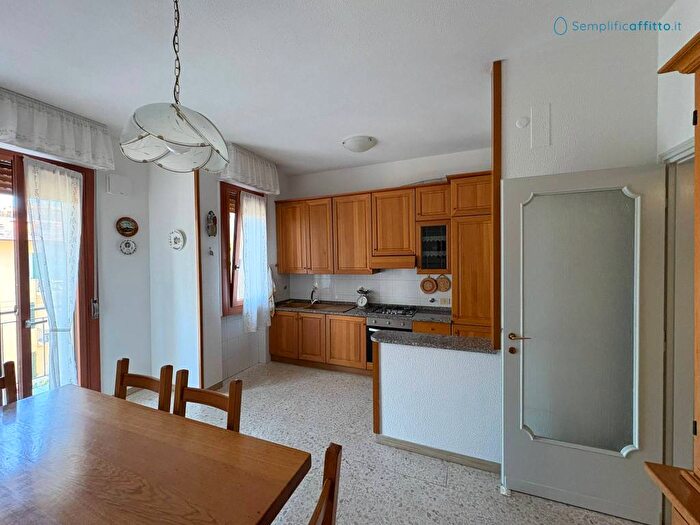 Appartamento quadrilocale in affitto in Via Alfredo Catalani, Casellina, Scandicci